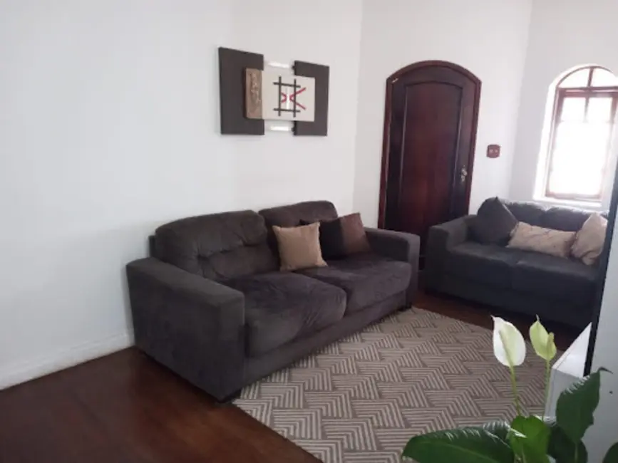 Foto 2 de Casa com 2 quartos à venda, 150m2 em Guaratingueta - SP