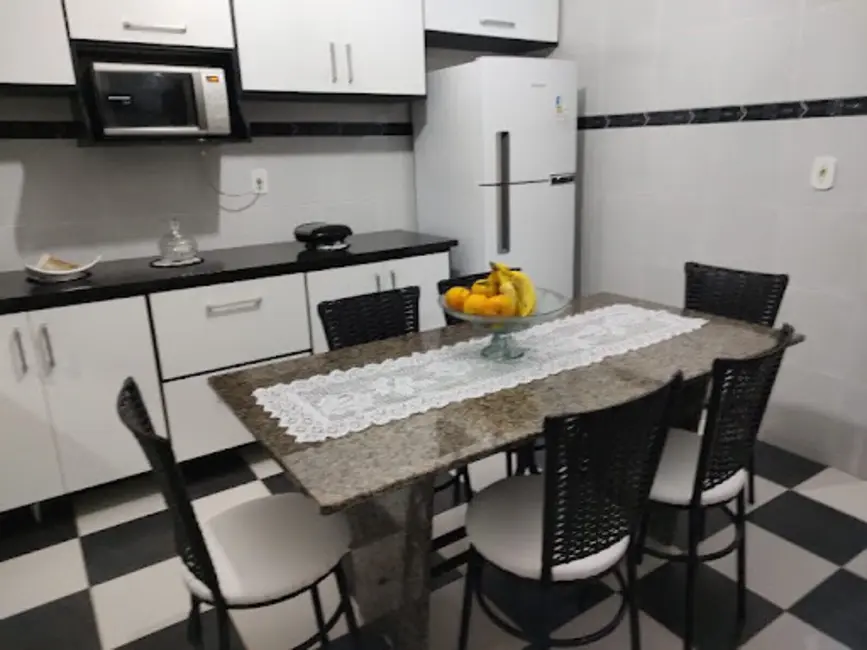 Foto 4 de Casa com 2 quartos à venda, 150m2 em Guaratingueta - SP
