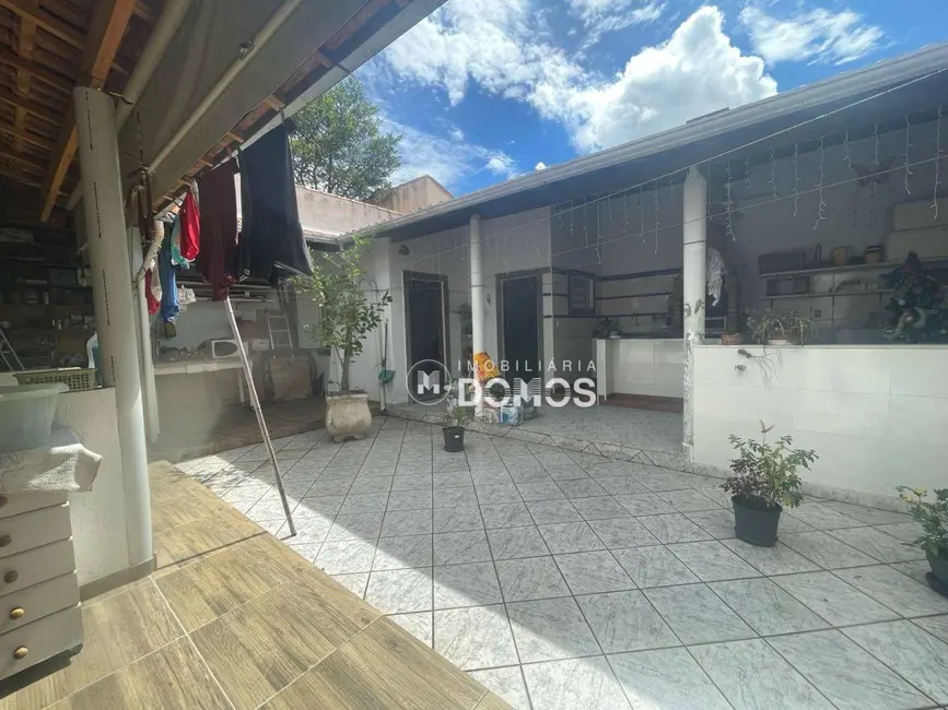 Foto 4 de Casa com 3 quartos à venda, 250m2 em Parque Residencial Beira Rio, Guaratingueta - SP