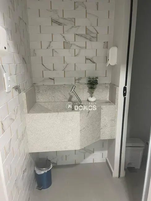 Sala Comercial para alugar, 20m2 em Centro, Guaratingueta - SP - imagem 7 Foto 7 de Sala Comercial para alugar, 20m2 em Centro, Guaratingueta - SP