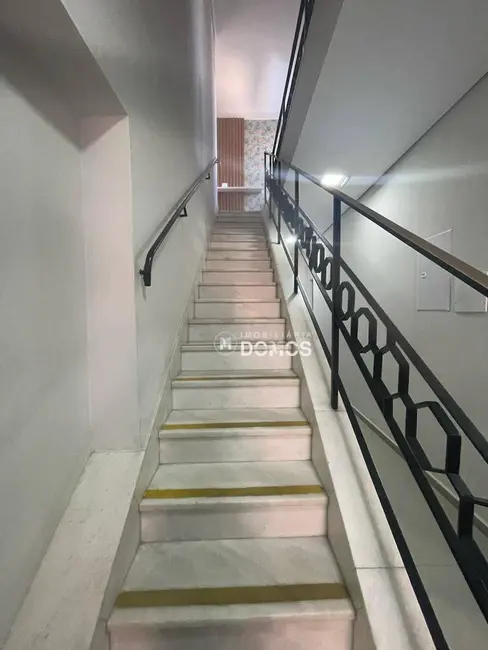 Sala Comercial para alugar, 20m2 em Centro, Guaratingueta - SP - imagem 5 Foto 5 de Sala Comercial para alugar, 20m2 em Centro, Guaratingueta - SP