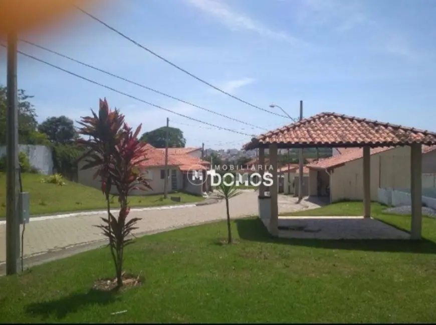 Foto 2 de Casa com 2 quartos à venda, 130m2 em Jardim Aeroporto, Guaratingueta - SP