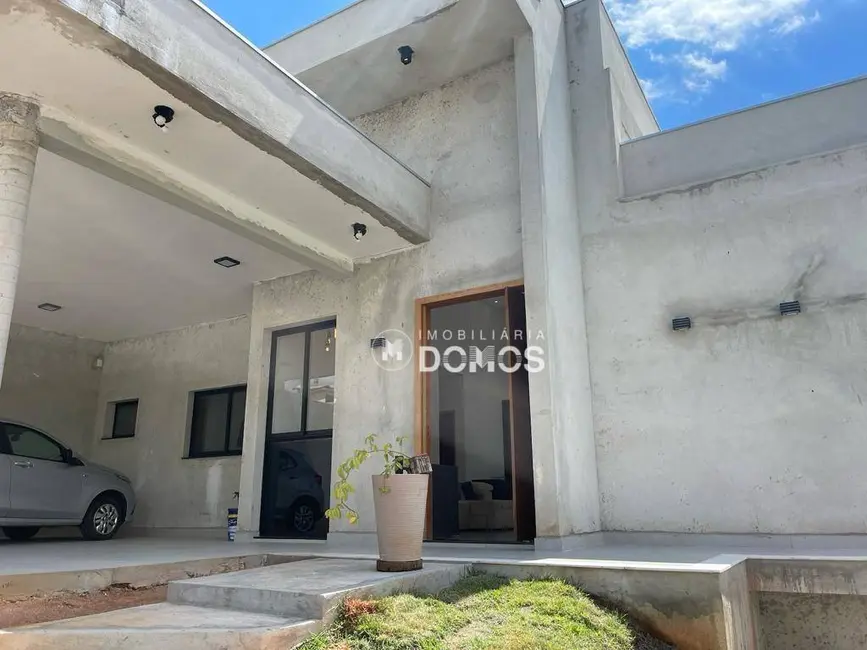 Foto 3 de Casa com 3 quartos à venda, 490m2 em Village Mantiqueira, Guaratingueta - SP