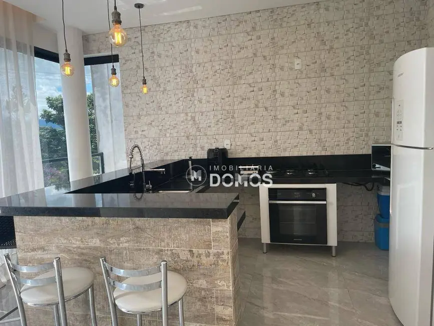 Foto 4 de Casa com 3 quartos à venda, 490m2 em Village Mantiqueira, Guaratingueta - SP