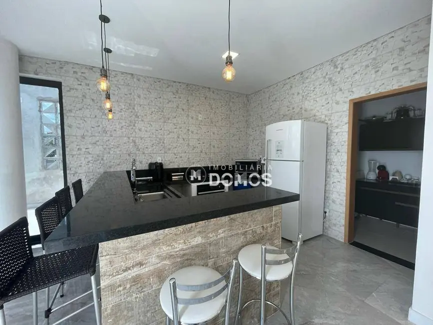 Foto 9 de Casa com 3 quartos à venda, 490m2 em Village Mantiqueira, Guaratingueta - SP