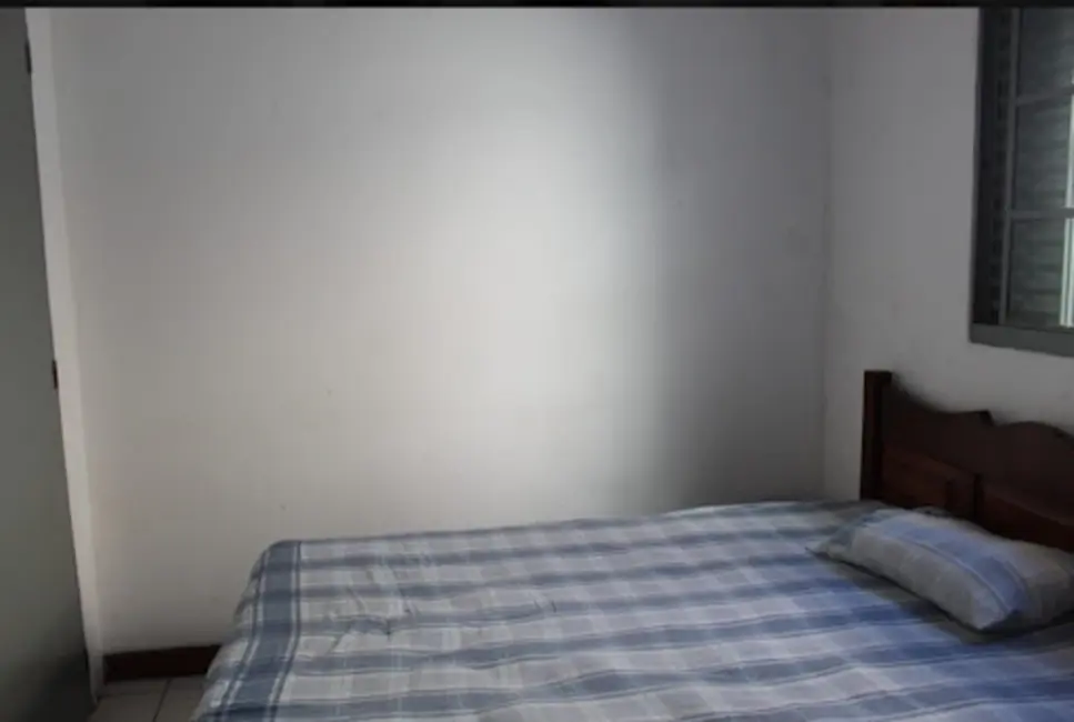 Casa com 2 quartos à venda, 170m2 em Vila dos Comerciários I, Guaratingueta - SP - imagem 3 Foto 3 de Casa com 2 quartos à venda, 170m2 em Vila dos Comerciários I, Guaratingueta - SP