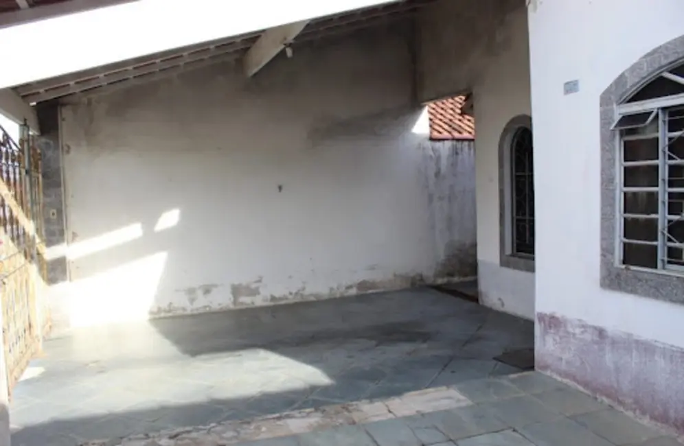 Casa com 2 quartos à venda, 170m2 em Vila dos Comerciários I, Guaratingueta - SP - imagem 5 Foto 5 de Casa com 2 quartos à venda, 170m2 em Vila dos Comerciários I, Guaratingueta - SP