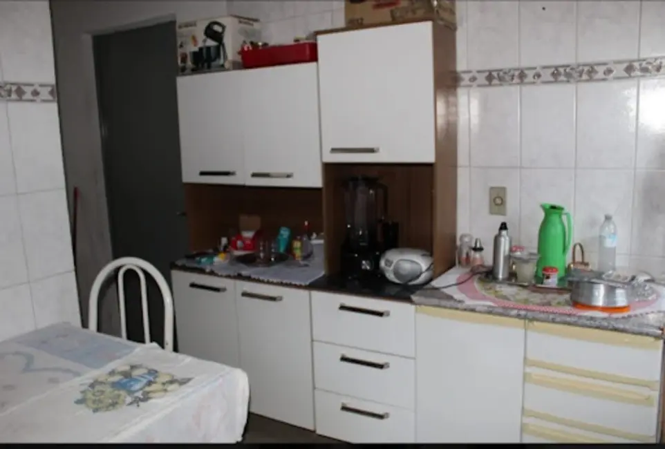 Casa com 2 quartos à venda, 170m2 em Vila dos Comerciários I, Guaratingueta - SP - imagem 8 Foto 8 de Casa com 2 quartos à venda, 170m2 em Vila dos Comerciários I, Guaratingueta - SP