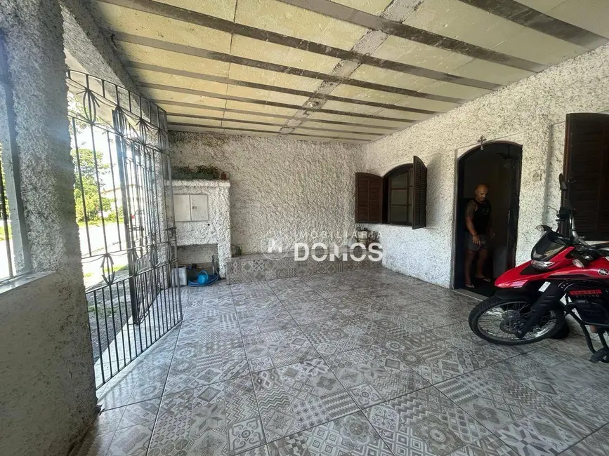 Foto 4 de Casa com 3 quartos à venda, 250m2 em Parque São Francisco, Guaratingueta - SP