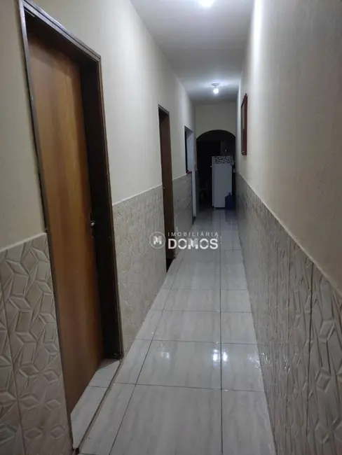 Foto 3 de Casa com 5 quartos à venda, 120m2 em Jardim Coelho Neto, Guaratingueta - SP