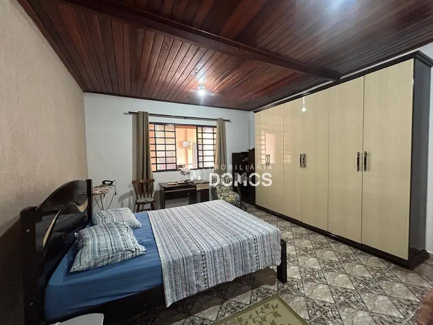 Foto 6 de Casa com 3 quartos à venda, 170m2 em Vila dos Comerciários II, Guaratingueta - SP