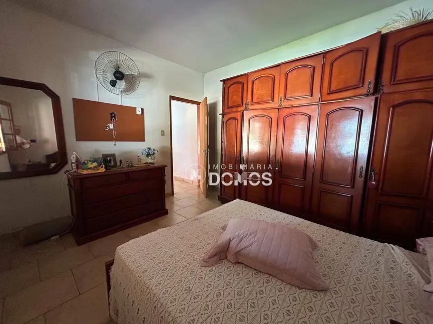 Foto 9 de Casa com 3 quartos à venda, 645m2 em Guaratingueta - SP