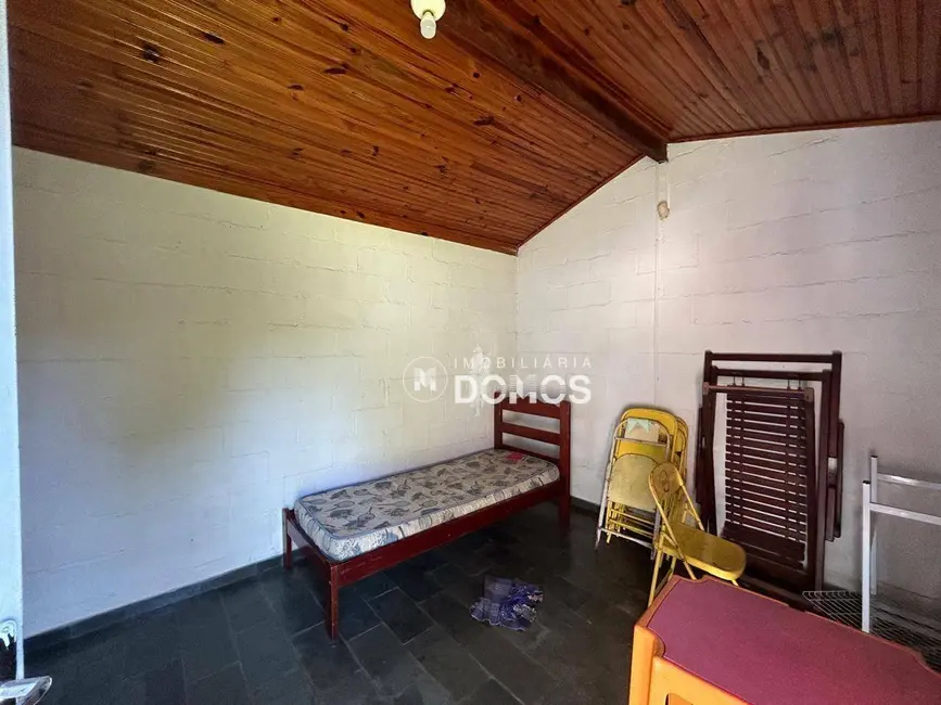 Foto 3 de Casa com 3 quartos à venda, 645m2 em Guaratingueta - SP