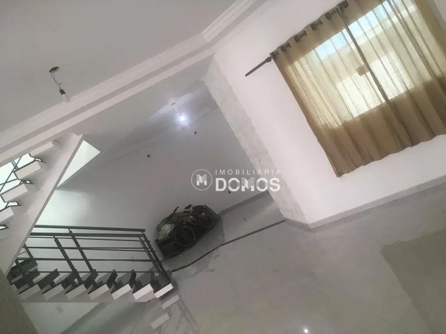 Foto 2 de Casa com 3 quartos à venda, 250m2 em Potim - SP