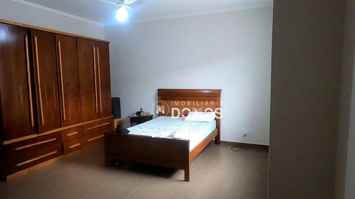 Foto 7 de Casa com 3 quartos à venda, 300m2 em Jardim Rony, Guaratingueta - SP