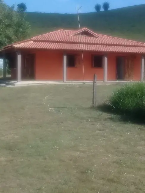 Foto 1 de Chácara com 2 quartos à venda, 16777215m2 em Guaratingueta - SP