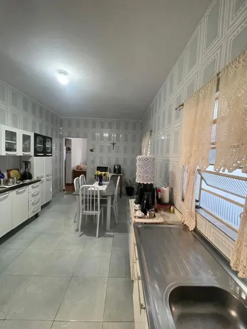 Foto 3 de Casa com 2 quartos à venda, 250m2 em Jardim do Vale, Guaratingueta - SP
