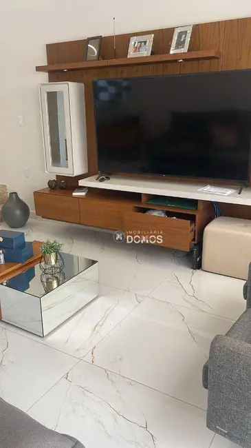 Foto 5 de Casa com 4 quartos à venda, 360m2 em Portal das Colinas, Guaratingueta - SP