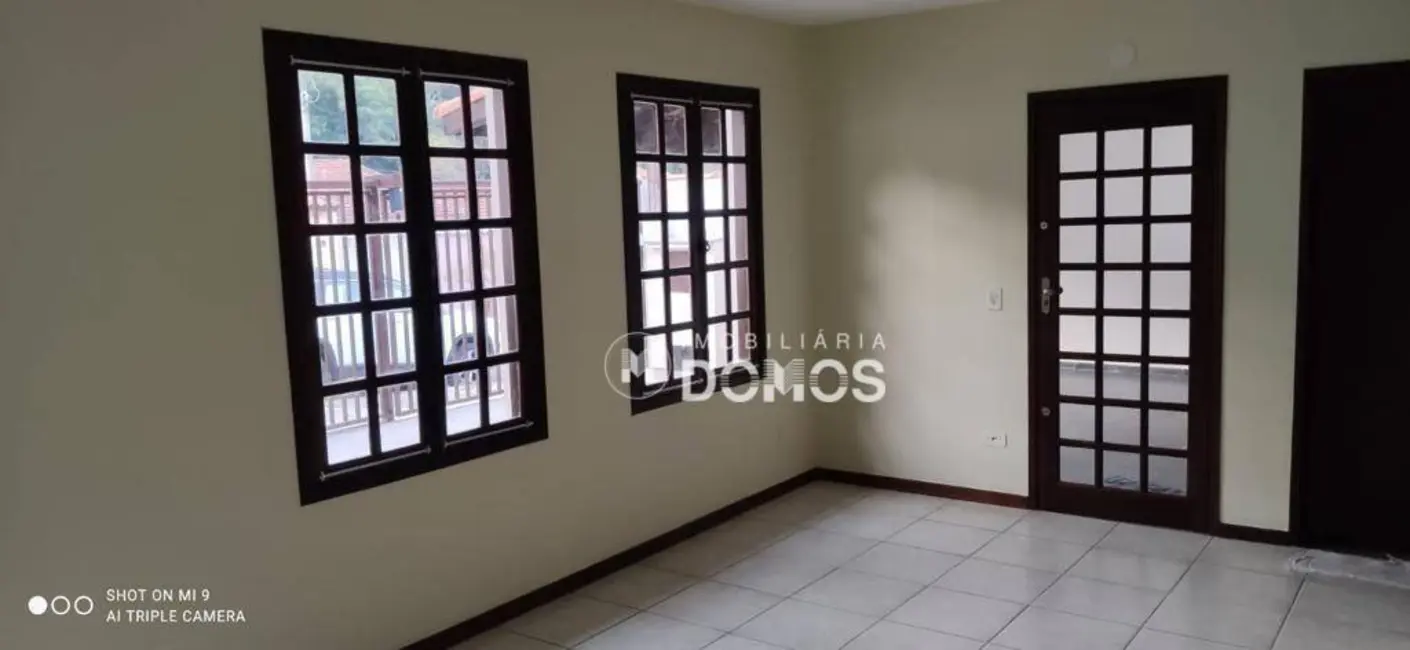 Foto 3 de Casa com 3 quartos à venda, 300m2 em Jardim David Fernandes Coelho, Guaratingueta - SP
