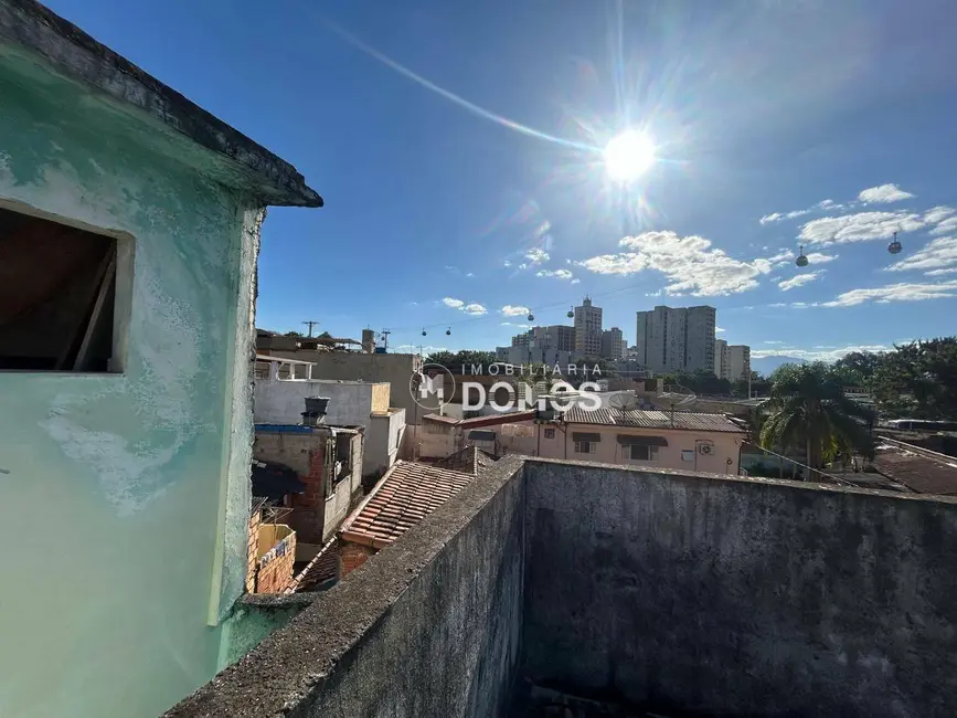 Casa com 6 quartos à venda, 230m2 em Aparecida - SP - imagem 4 Foto 4 de Casa com 6 quartos à venda, 230m2 em Aparecida - SP