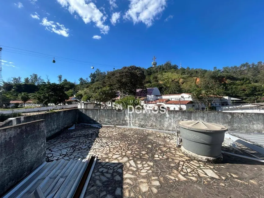 Casa com 6 quartos à venda, 230m2 em Aparecida - SP - imagem 3 Foto 3 de Casa com 6 quartos à venda, 230m2 em Aparecida - SP