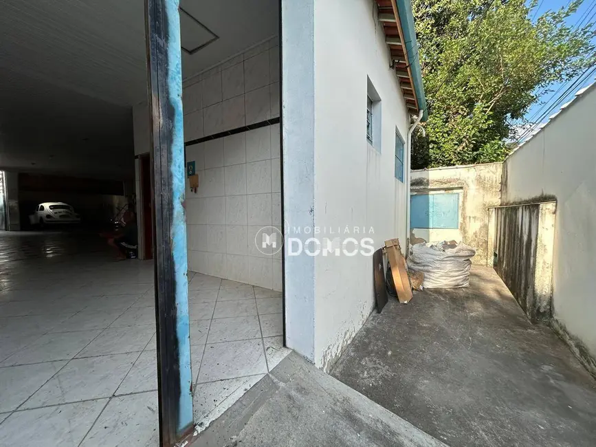 Foto 2 de Armazém / Galpão à venda, 255m2 em Figueira, Guaratingueta - SP