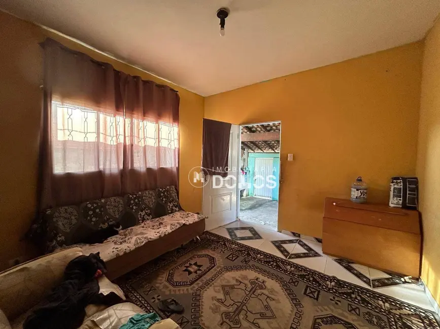 Foto 2 de Casa com 2 quartos à venda, 300m2 em Guaratingueta - SP