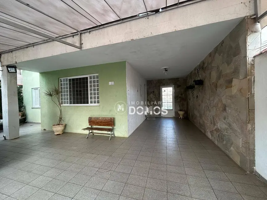 Foto 2 de Casa com 3 quartos à venda, 300m2 em Vila Paraíba, Guaratingueta - SP