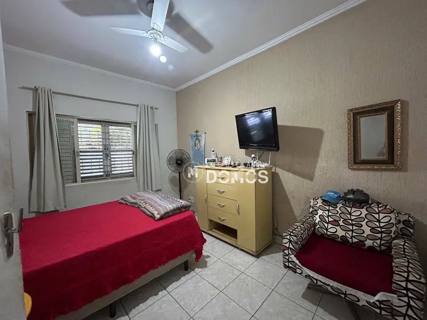 Foto 5 de Casa com 3 quartos à venda, 300m2 em Vila Paraíba, Guaratingueta - SP