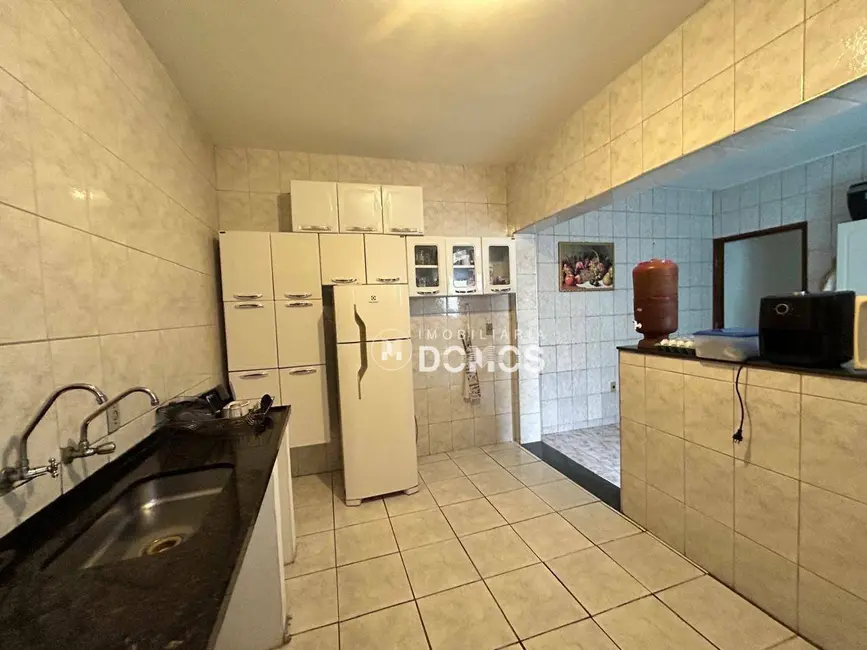 Casa com 2 quartos para alugar, 140m2 em Jardim Esperança, Guaratingueta - SP - imagem 6 Foto 6 de Casa com 2 quartos para alugar, 140m2 em Jardim Esperança, Guaratingueta - SP