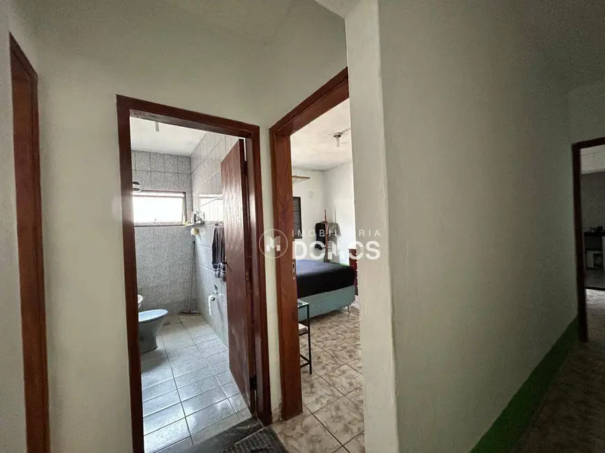 Casa com 2 quartos para alugar, 140m2 em Jardim Esperança, Guaratingueta - SP - imagem 9 Foto 9 de Casa com 2 quartos para alugar, 140m2 em Jardim Esperança, Guaratingueta - SP