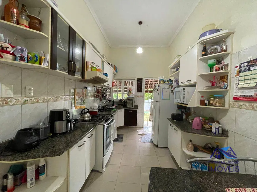 Casa com 3 quartos à venda, 550m2 em Planalto, Manaus - AM - imagem 4 Foto 4 de Casa com 3 quartos à venda, 550m2 em Planalto, Manaus - AM