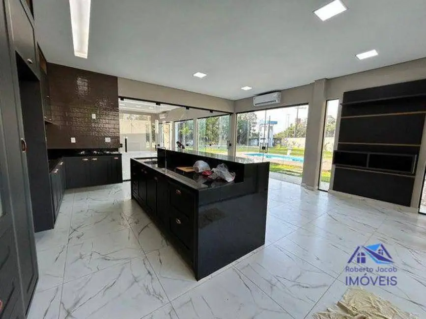 Casa de Condomínio com 4 quartos à venda, 1008m2 em Ponta Negra, Manaus - AM - imagem 3 Foto 3 de Casa de Condomínio com 4 quartos à venda, 1008m2 em Ponta Negra, Manaus - AM