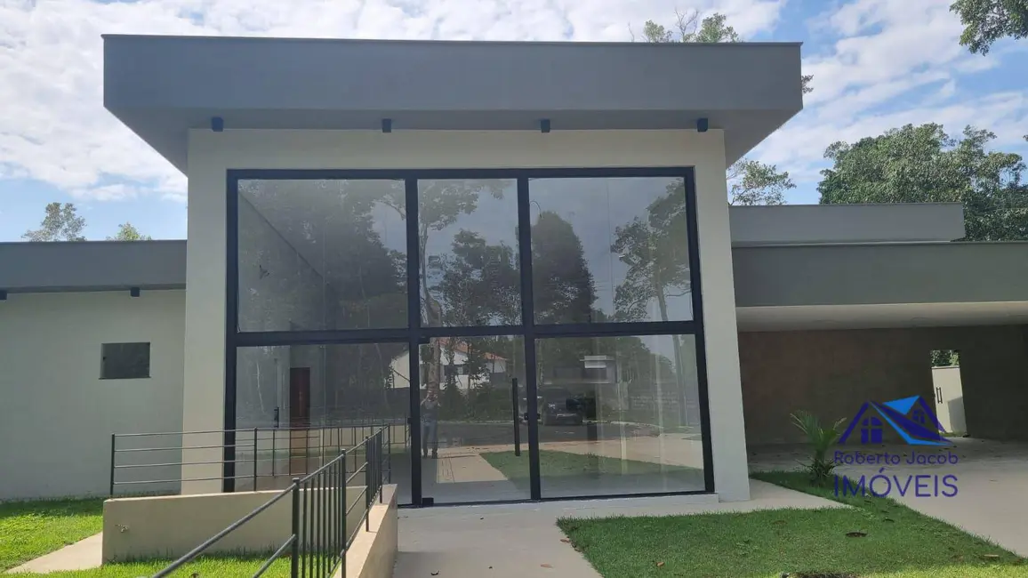 Casa de Condomínio com 3 quartos à venda, 906m2 em Tarumã, Manaus - AM - imagem 3 Foto 3 de Casa de Condomínio com 3 quartos à venda, 906m2 em Tarumã, Manaus - AM