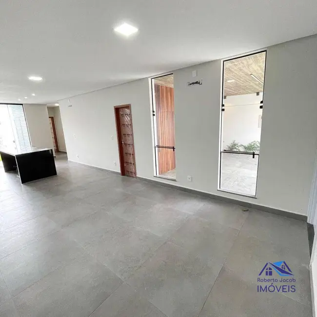 Casa de Condomínio com 3 quartos à venda, 250m2 em Ponta Negra, Manaus - AM - imagem 4 Foto 4 de Casa de Condomínio com 3 quartos à venda, 250m2 em Ponta Negra, Manaus - AM