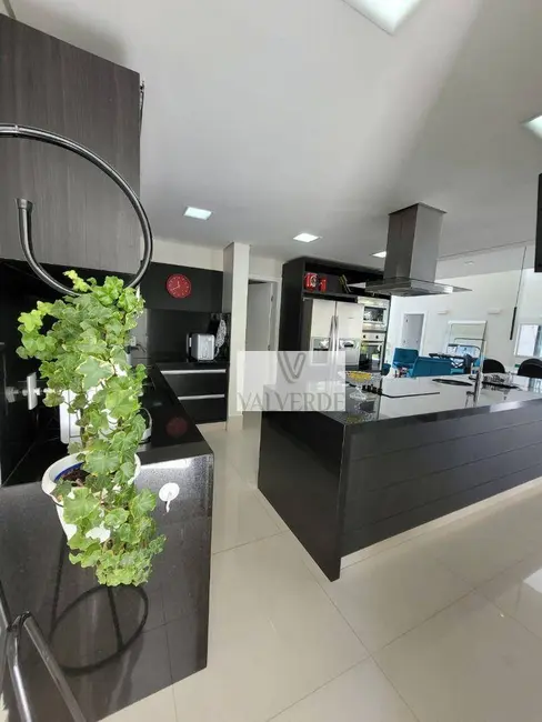 Casa de Condomínio com 4 quartos para alugar, 700m2 em Sao Jose Dos Campos - SP - imagem 8 Foto 8 de Casa de Condomínio com 4 quartos para alugar, 700m2 em Sao Jose Dos Campos - SP
