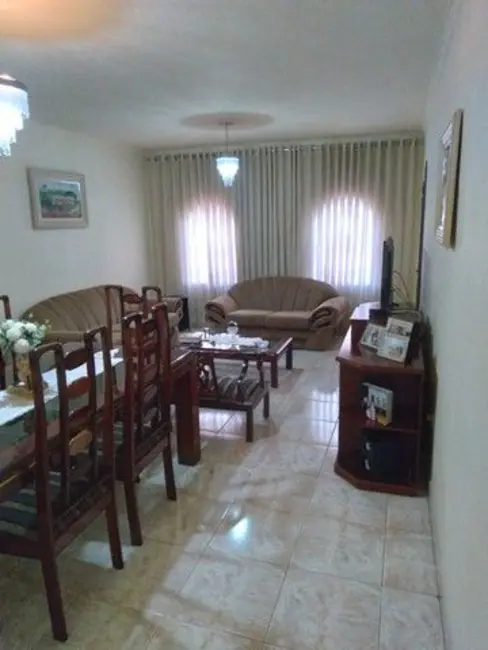 Foto 2 de Casa com 3 quartos à venda, 520m2 em Jardim Santa Cecília, Guarulhos - SP