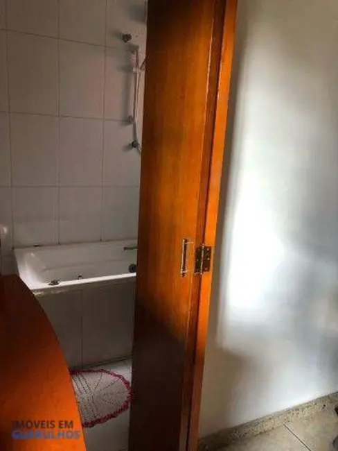 Foto 8 de Casa com 4 quartos à venda, 180m2 em Jardim Palmira, Guarulhos - SP