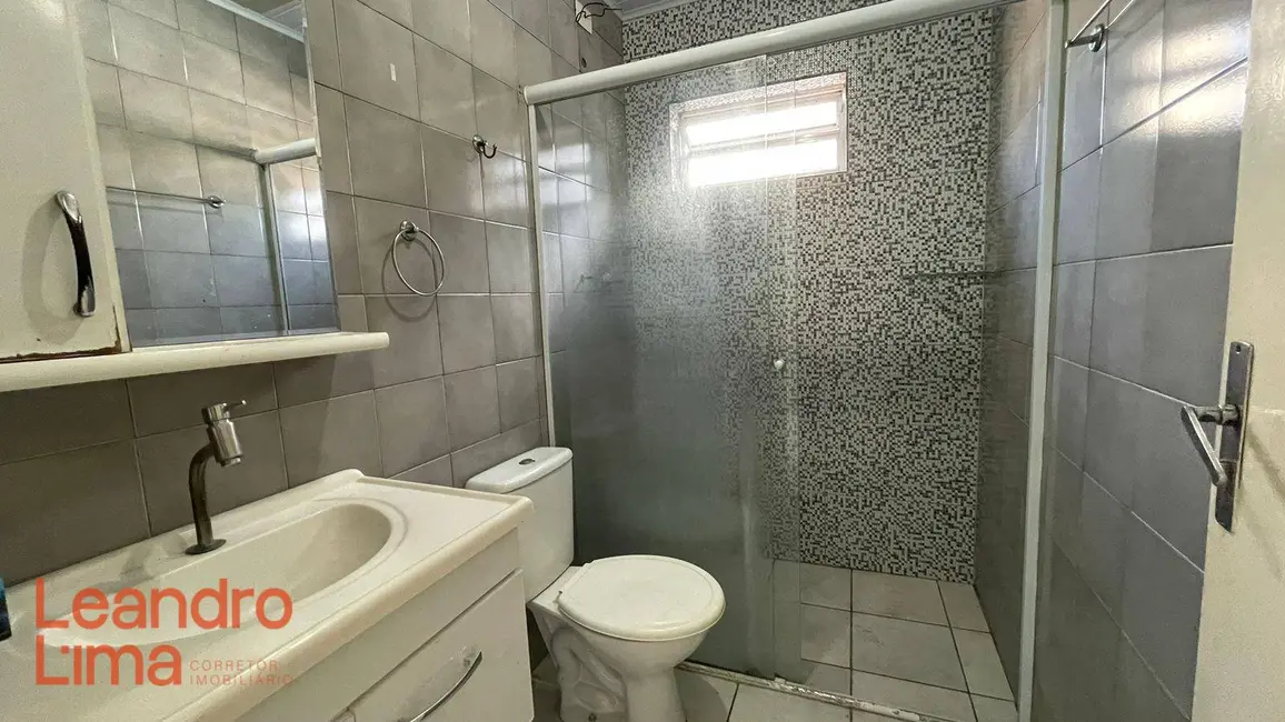 Casa com 2 quartos para alugar, 50m2 em Jardim Munhoz, Guarulhos - SP - imagem 6 Foto 6 de Casa com 2 quartos para alugar, 50m2 em Jardim Munhoz, Guarulhos - SP