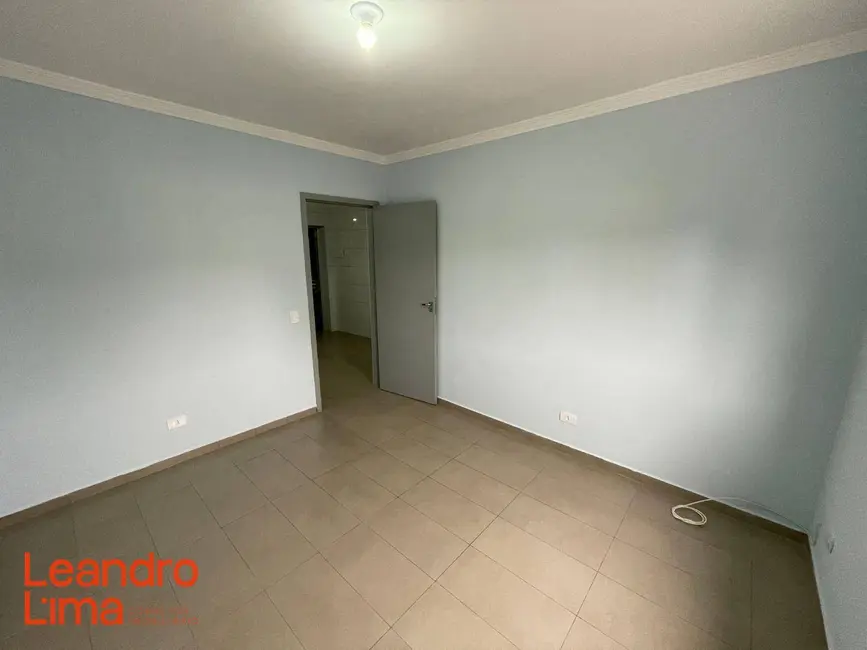 Foto 4 de Casa com 2 quartos para alugar, 100m2 em Jardim Munhoz, Guarulhos - SP