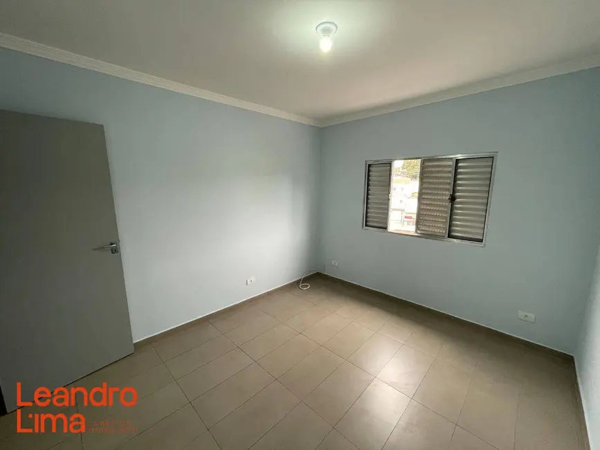 Foto 5 de Casa com 2 quartos para alugar, 100m2 em Jardim Munhoz, Guarulhos - SP