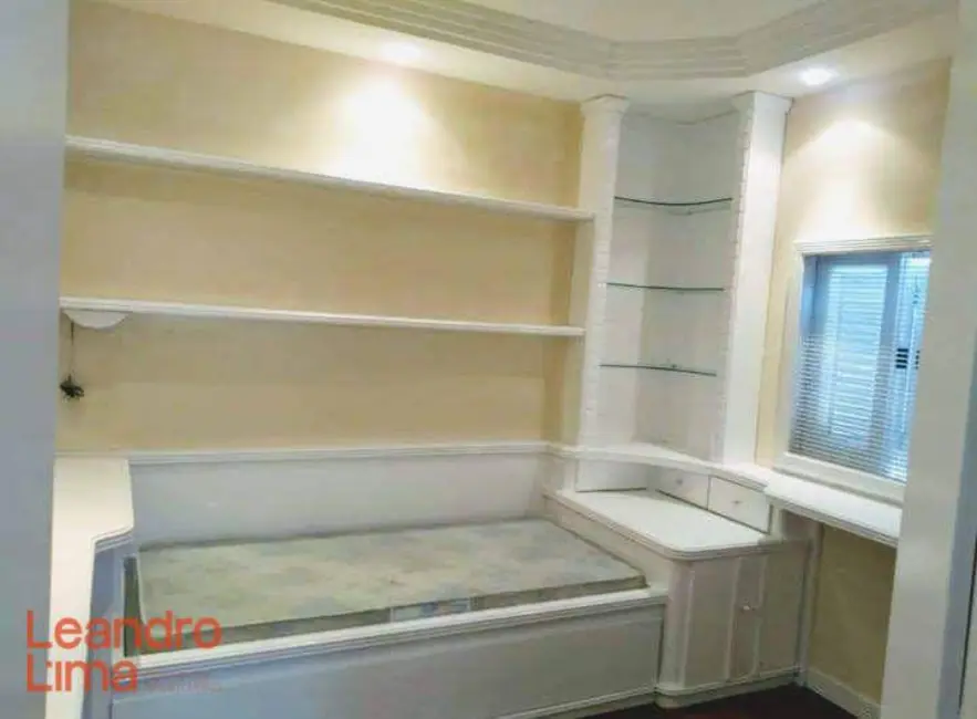 Foto 6 de Casa de Condomínio com 3 quartos à venda e para alugar, 600m2 em Aruja - SP