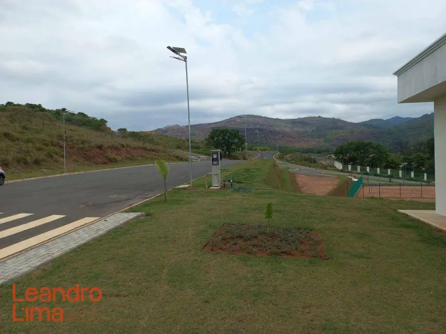 Foto 1 de Terreno / Lote à venda, 300m2 em Laranja Azeda, Atibaia - SP