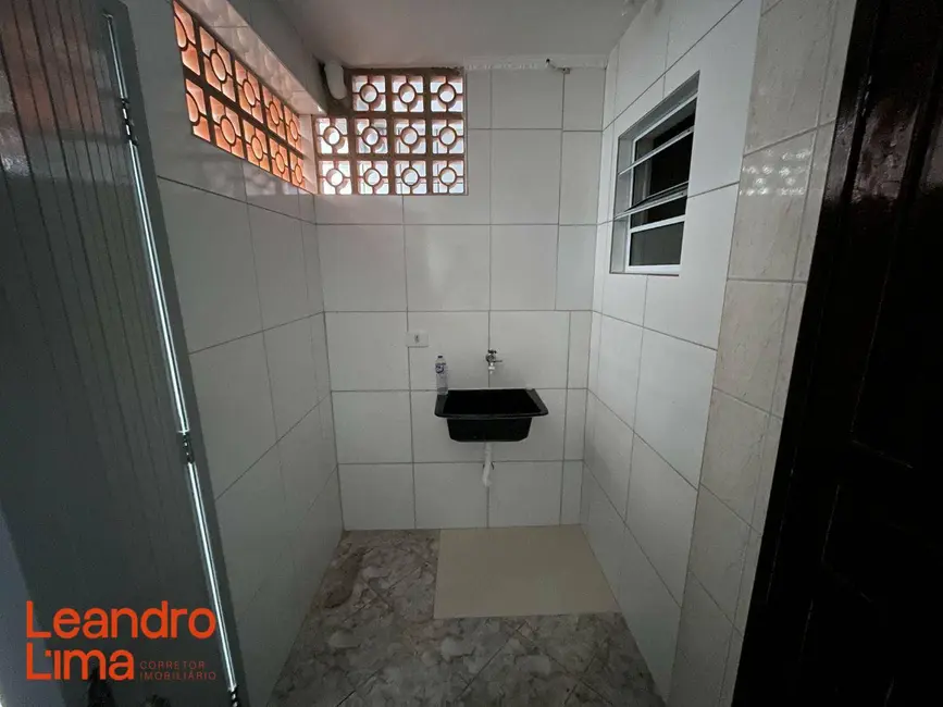 Casa com 1 quarto para alugar, 35m2 em Jardim Munhoz, Guarulhos - SP - imagem 9 Foto 9 de Casa com 1 quarto para alugar, 35m2 em Jardim Munhoz, Guarulhos - SP