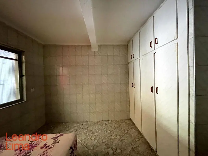 Casa com 1 quarto para alugar, 35m2 em Jardim Munhoz, Guarulhos - SP - imagem 3 Foto 3 de Casa com 1 quarto para alugar, 35m2 em Jardim Munhoz, Guarulhos - SP