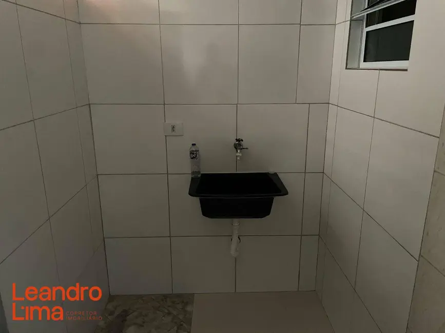 Casa com 1 quarto para alugar, 35m2 em Jardim Munhoz, Guarulhos - SP - imagem 8 Foto 8 de Casa com 1 quarto para alugar, 35m2 em Jardim Munhoz, Guarulhos - SP