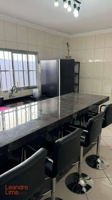 Casa com 3 quartos à venda, 225m2 em Vila Augusta, Guarulhos - SP - imagem 7 Foto 7 de Casa com 3 quartos à venda, 225m2 em Vila Augusta, Guarulhos - SP