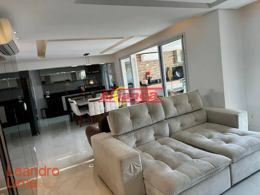 Apartamento com 3 quartos para alugar, 145m2 em Vila Lanzara, Guarulhos - SP - imagem 3 Foto 3 de Apartamento com 3 quartos para alugar, 145m2 em Vila Lanzara, Guarulhos - SP