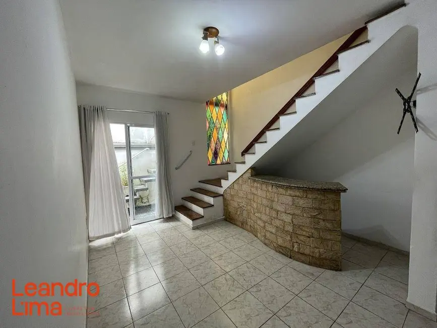 Foto 4 de Casa com 3 quartos à venda e para alugar, 250m2 em Vila Zamataro, Guarulhos - SP