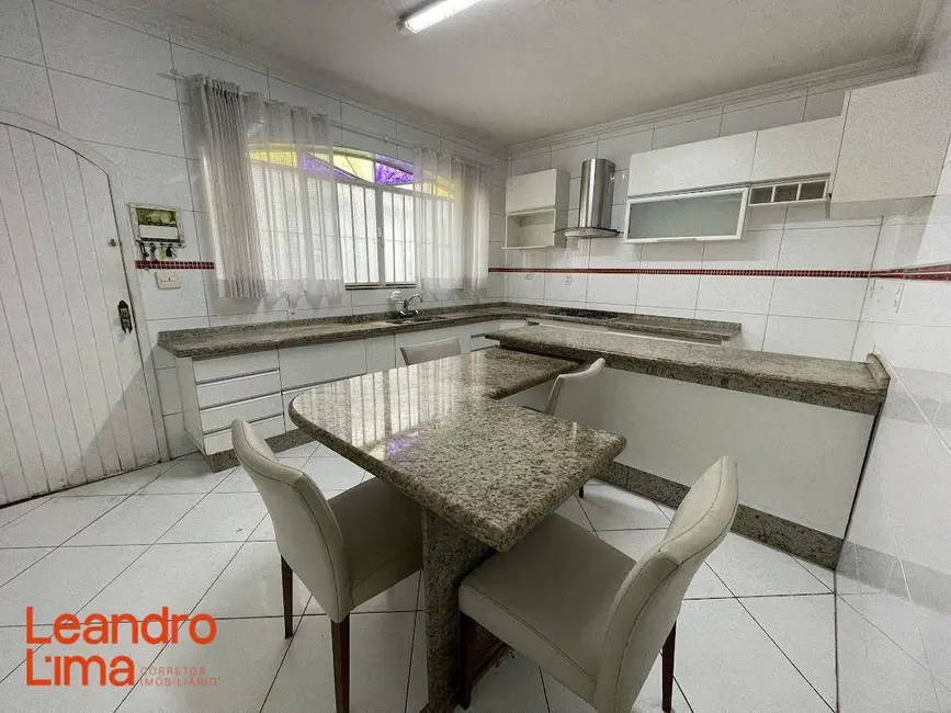 Foto 5 de Casa com 3 quartos à venda e para alugar, 250m2 em Vila Zamataro, Guarulhos - SP
